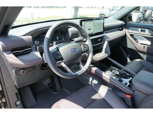 New 2026 Ford Explorer Platinum w/ LUX Leather Package AWD/4WD image 9