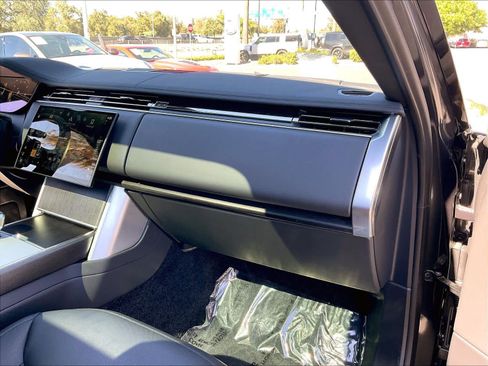 New 2026 Land Rover Range Rover Long Wheelbase SE AWD/4WD image 28