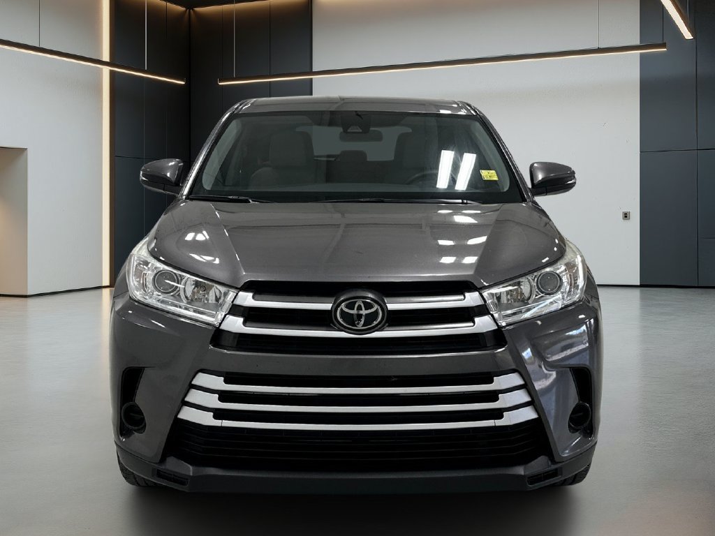 Used 2017 Toyota Highlander LE FWD image 9