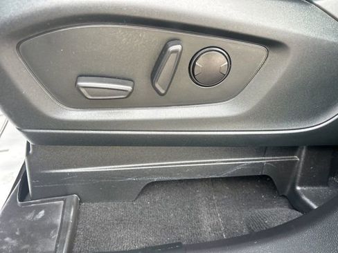 Used 2022 Ford Explorer XLT w/ Equipment Group 202A image 15