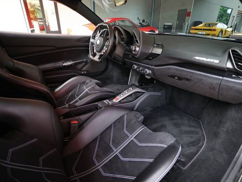 Certified 2019 Ferrari 488 GTB RWD image 48