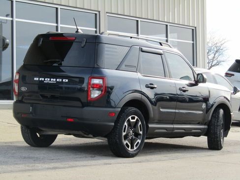 Used 2021 Ford Bronco Sport Outer Banks image 3