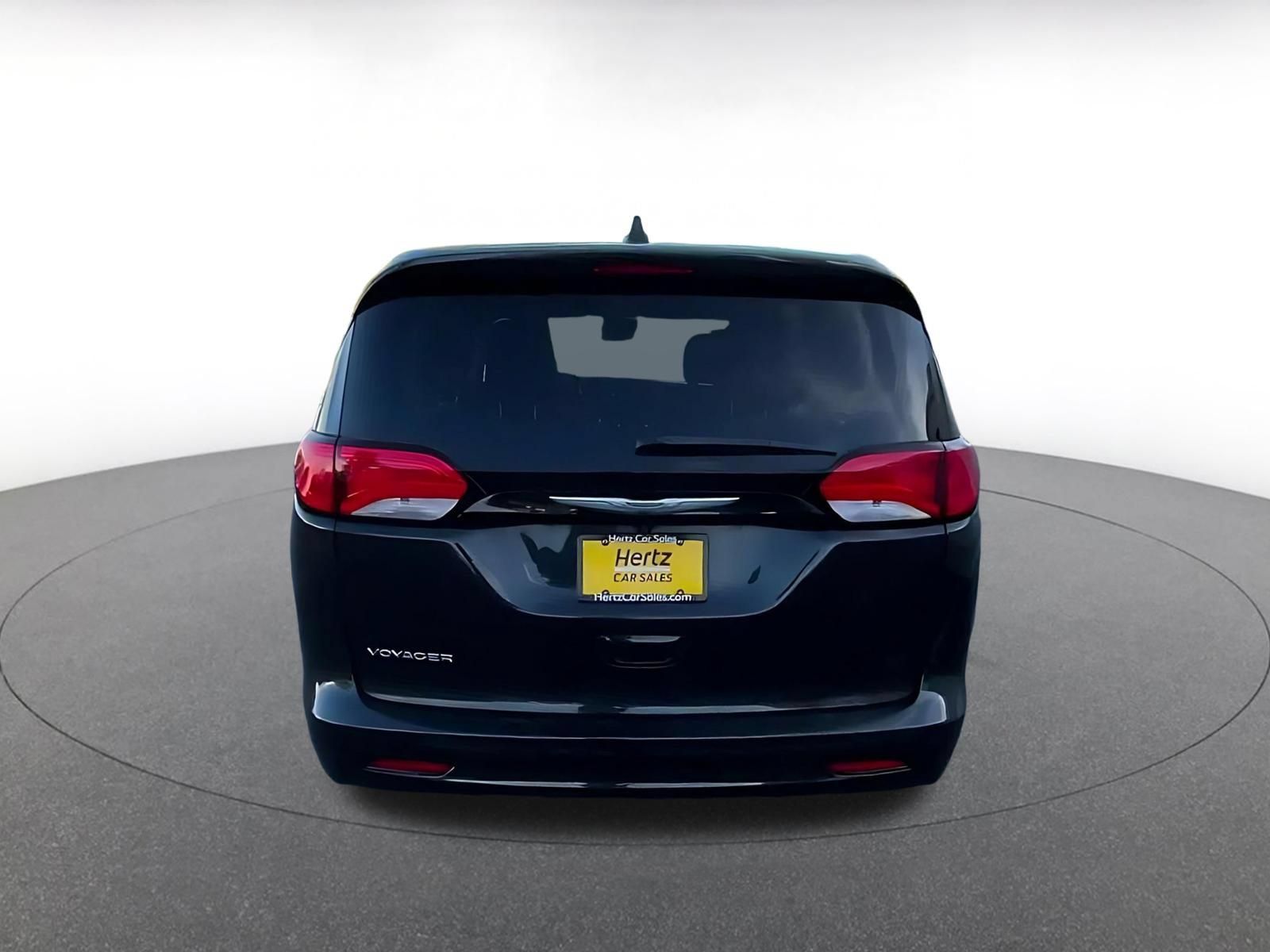 Used 2023 Chrysler Voyager LX FWD image 12