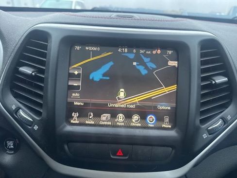 Used 2015 Jeep Cherokee Trailhawk w/ Comfort/Convenience Group image 18