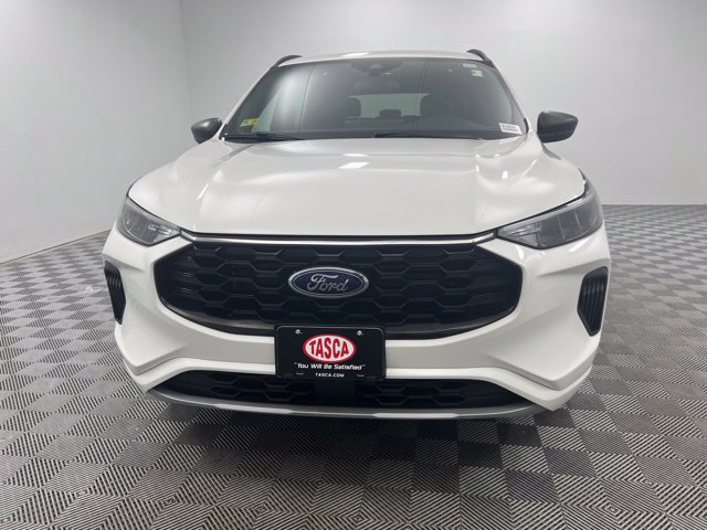 Used 2023 Ford Escape ST-Line w/ Tech Pack #1 AWD/4WD image 3