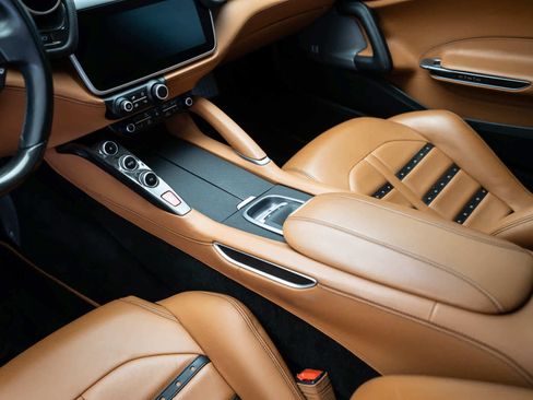 Used 2018 Ferrari GTC4Lusso AWD/4WD image 29