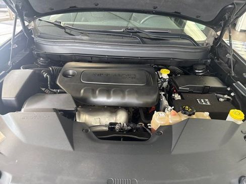 Used 2019 Jeep Cherokee Latitude Plus image 17