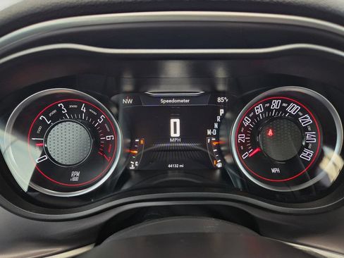 Used 2019 Dodge Challenger SXT RWD image 28