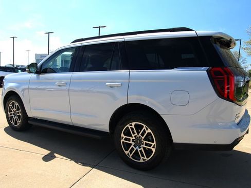 Used 2025 Ford Expedition Active image 18