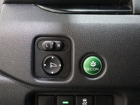 Used 2018 Honda Pilot Touring image 21