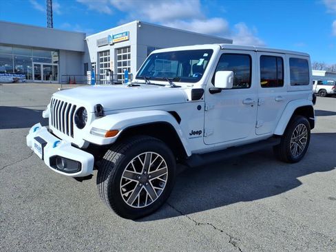 Used 2023 Jeep Wrangler Unlimited Sahara image 8