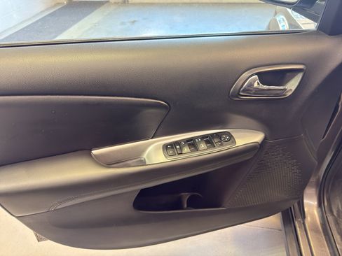 Used 2016 Dodge Journey SE image 14