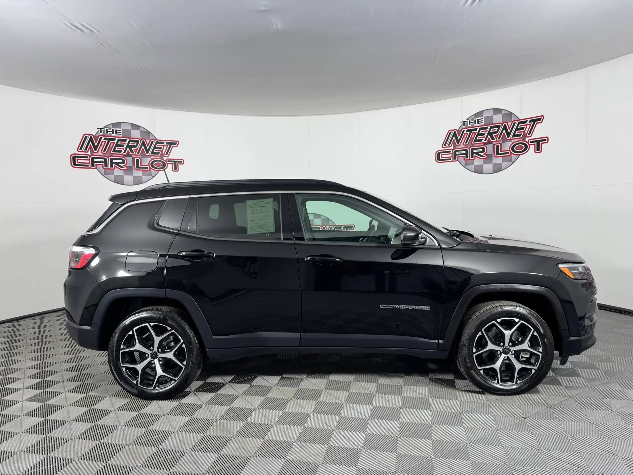 Used 2026 Jeep Compass Limited AWD/4WD image 8