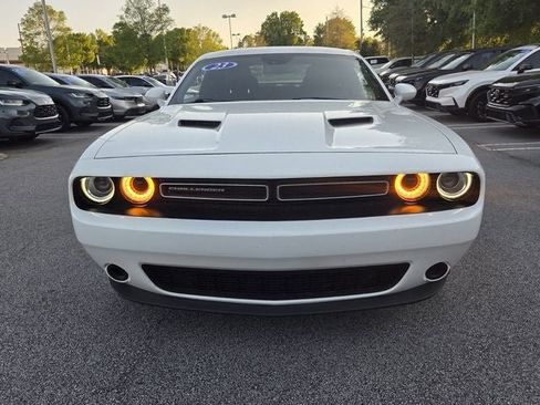 Used 2023 Dodge Challenger SXT RWD image 8