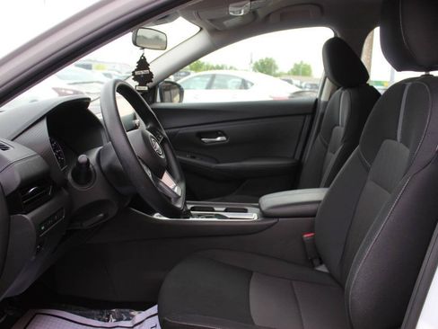 Used 2025 Nissan Sentra S FWD image 17