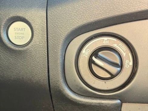 Used 2022 Nissan Frontier SV image 29