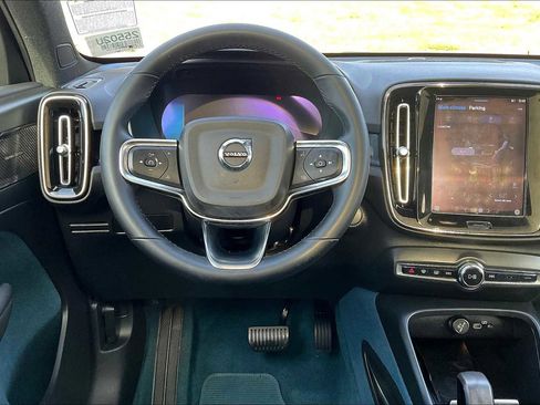 Used 2023 Volvo C40 P8 Recharge Ultimate image 8