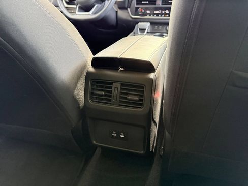 Used 2024 Nissan Rogue SV AWD/4WD image 24