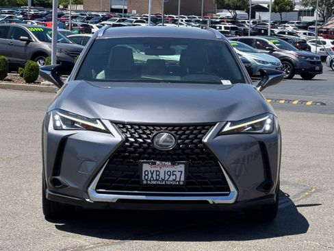 Used 2020 Lexus UX 200 w/ Accessory Package FWD image 10