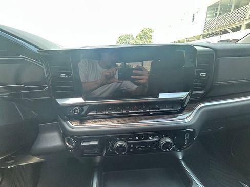 Used 2022 Chevrolet Silverado 1500 RST AWD/4WD image 21