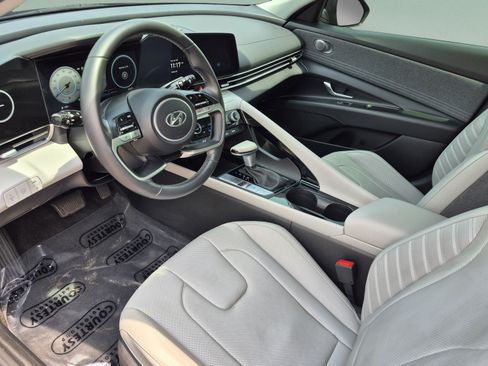 Certified 2023 Hyundai Elantra Limited FWD image 16