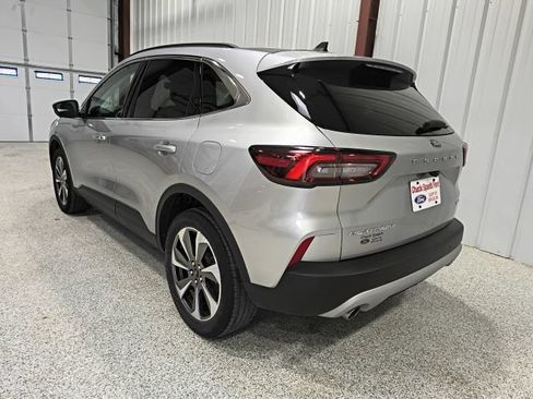 Used 2023 Ford Escape Platinum AWD/4WD image 8