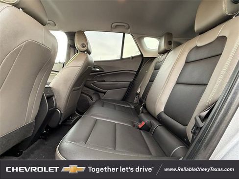 Certified 2025 Chevrolet Trax ACTIV image 33