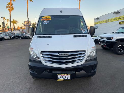 Used 2015 Freightliner Sprinter 2500 RWD image 8