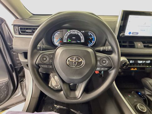 Used 2025 Toyota RAV4 LE AWD/4WD image 13