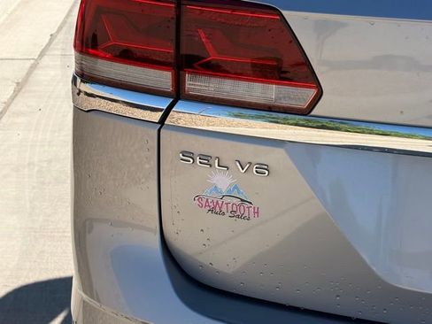 Used 2021 Volkswagen Atlas SEL Premium image 9