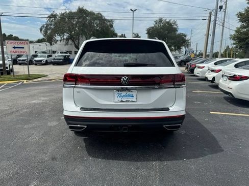Used 2024 Volkswagen Atlas SE FWD image 4