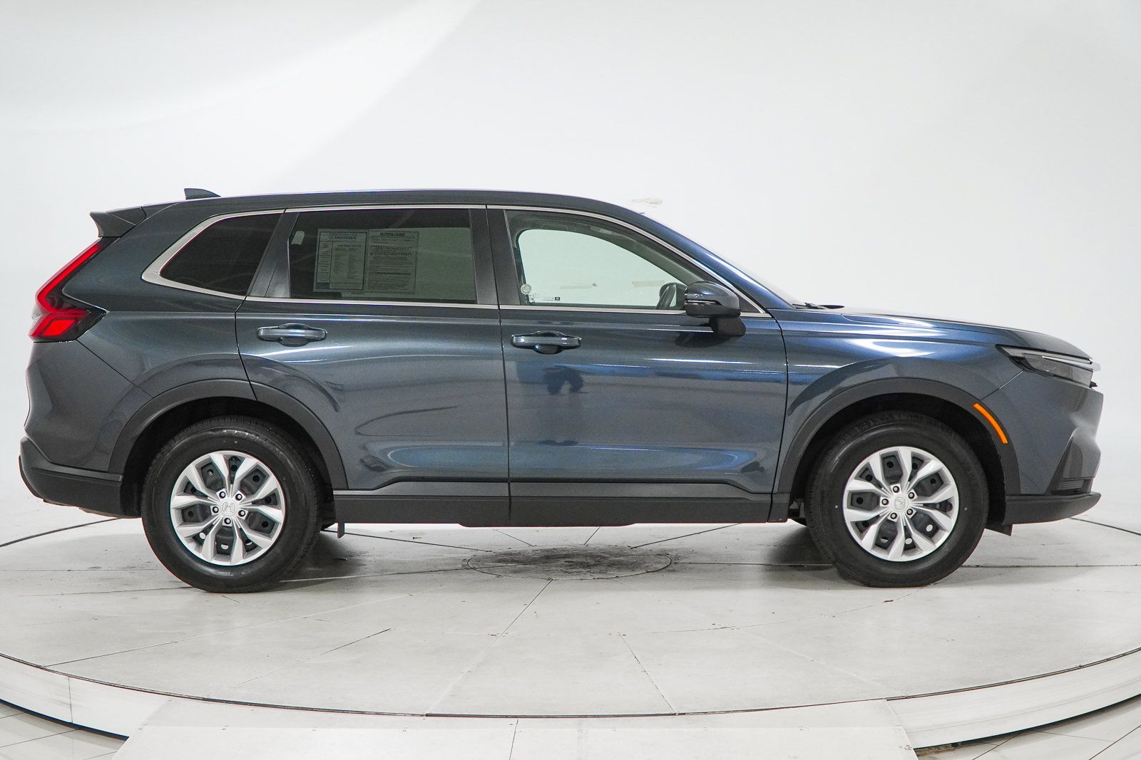Used 2025 Honda CR-V LX image 12