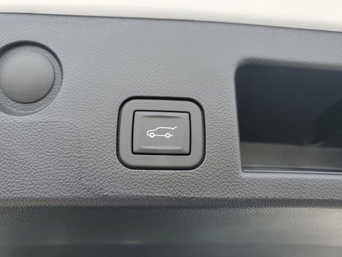 New 2026 Chevrolet Equinox LT image 9