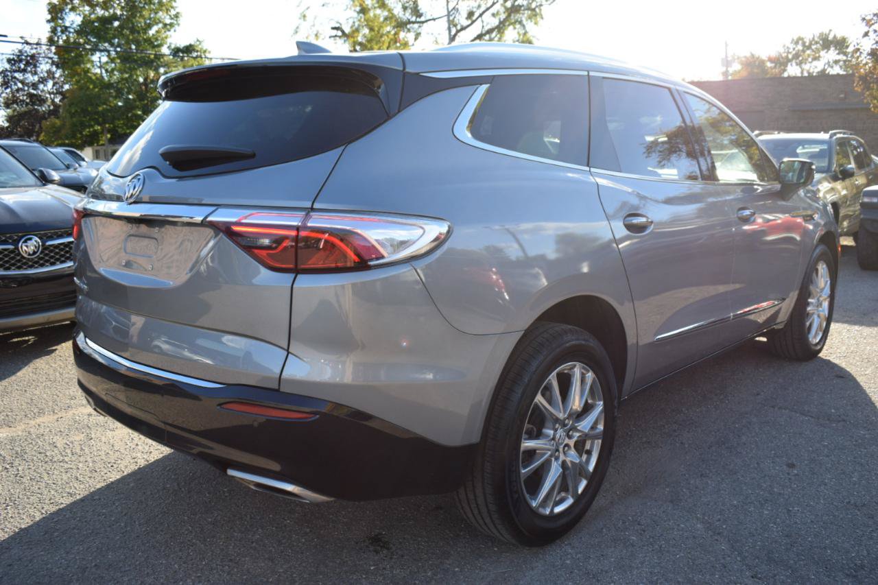 Used 2024 Buick Enclave Essence w/ Experience Buick Package FWD image 6