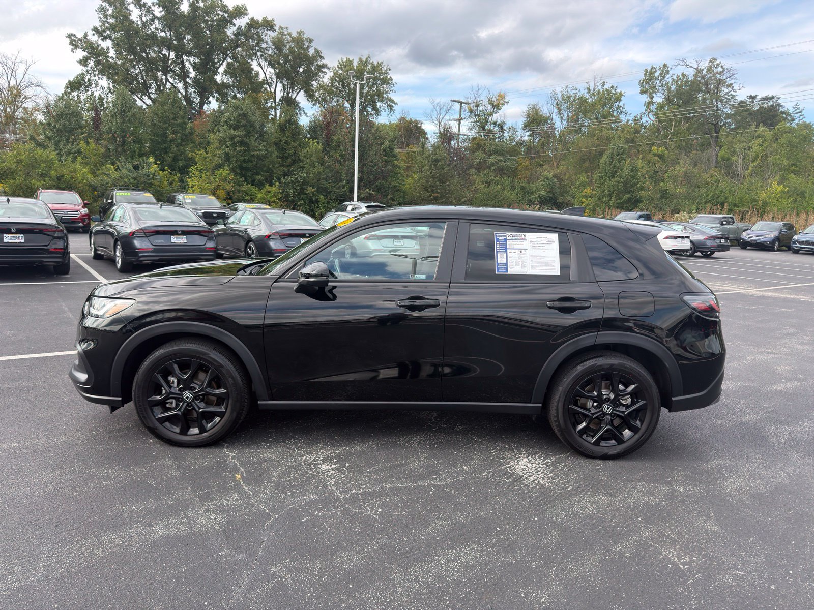 Used 2024 Honda HR-V Sport image 3