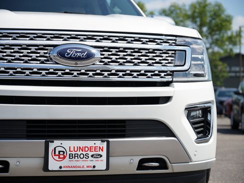 Used 2021 Ford Expedition Platinum image 11