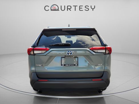 Certified 2023 Toyota RAV4 XLE Premium image 4