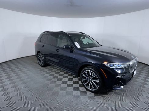 Used 2019 BMW X7 xDrive50i w/ M Sport Package image 2