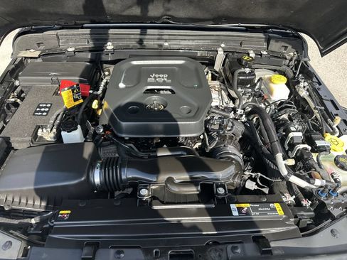 Used 2021 Jeep Wrangler Unlimited Sport AWD/4WD image 4