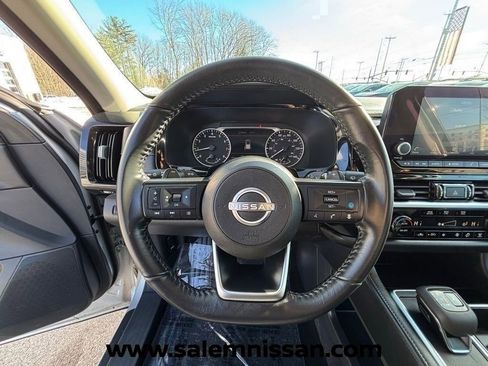 Used 2024 Nissan Pathfinder SV AWD/4WD image 13