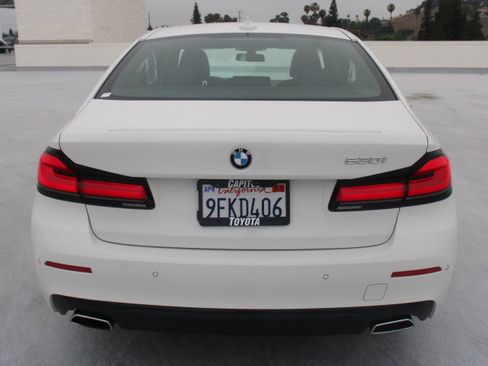Used 2023 BMW 530i w/ Convenience Package RWD image 4