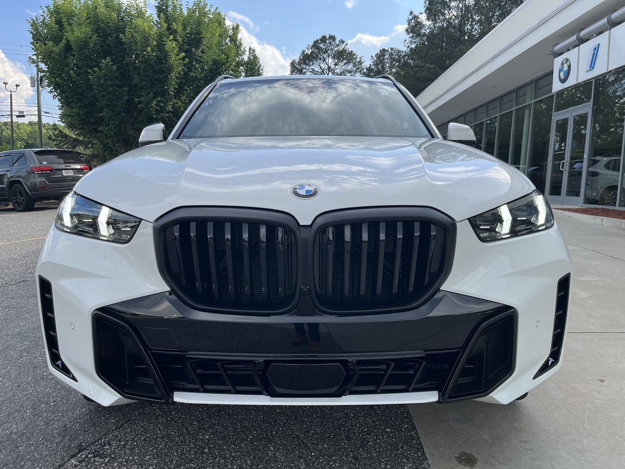 Used 2026 BMW X5 xDrive40i w/ M Sport Package AWD/4WD image 10