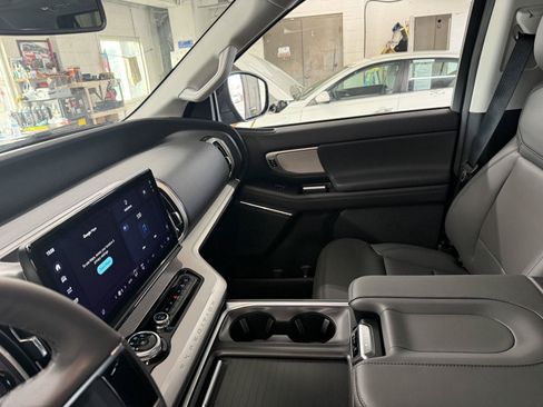 New 2026 Ford Expedition Active AWD/4WD image 15