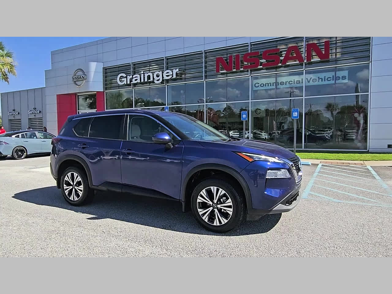 Used 2022 Nissan Rogue SV FWD image 17
