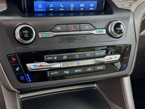 Used 2020 Ford Explorer Platinum w/ Premium Technology Package AWD/4WD image 15