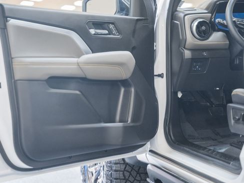 Used 2026 Chevrolet Colorado ZR2 image 46