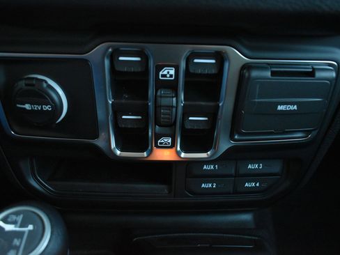 New 2026 Jeep Wrangler Unlimited Sport image 29