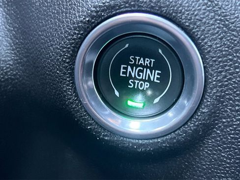 Used 2020 GMC Sierra 1500 SLE w/ SLE Value Package image 25