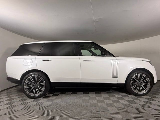 Used 2025 Land Rover Range Rover Long Wheelbase Autobiography AWD/4WD image 9