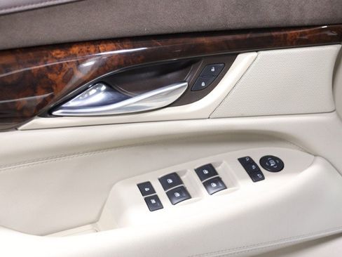 Used 2015 Cadillac Escalade Luxury AWD/4WD image 65